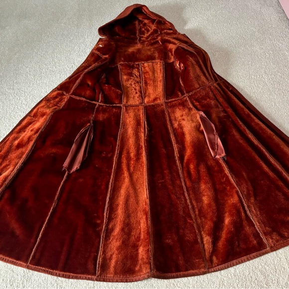Vintage 1970s Suede Burnt Orange Women’s Long Coat with hood and belt - Picture 6 of 7